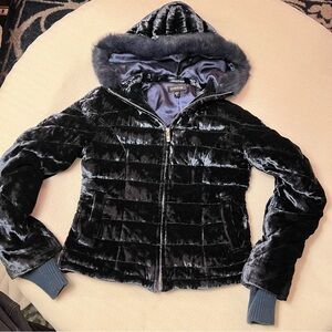 Bebe Y2K navy velvet cropped hooded puffer jacket XS
